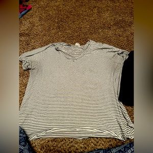 causal tee